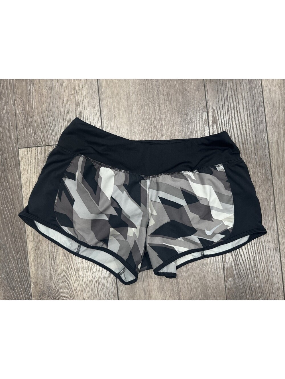 Nike Athletic Shorts Women's Size Small Black Gray Geometric Dri Fit 3” Inseam